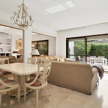 Beachside House Mariabanus * Marbella