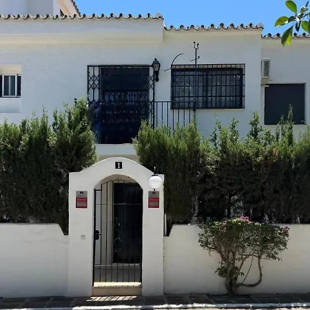 Holiday home Beachside House Mariabanus